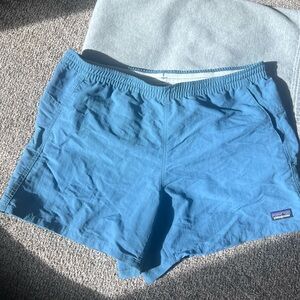 Patagonia Baggies Medium Women’s Light Blue 5”
